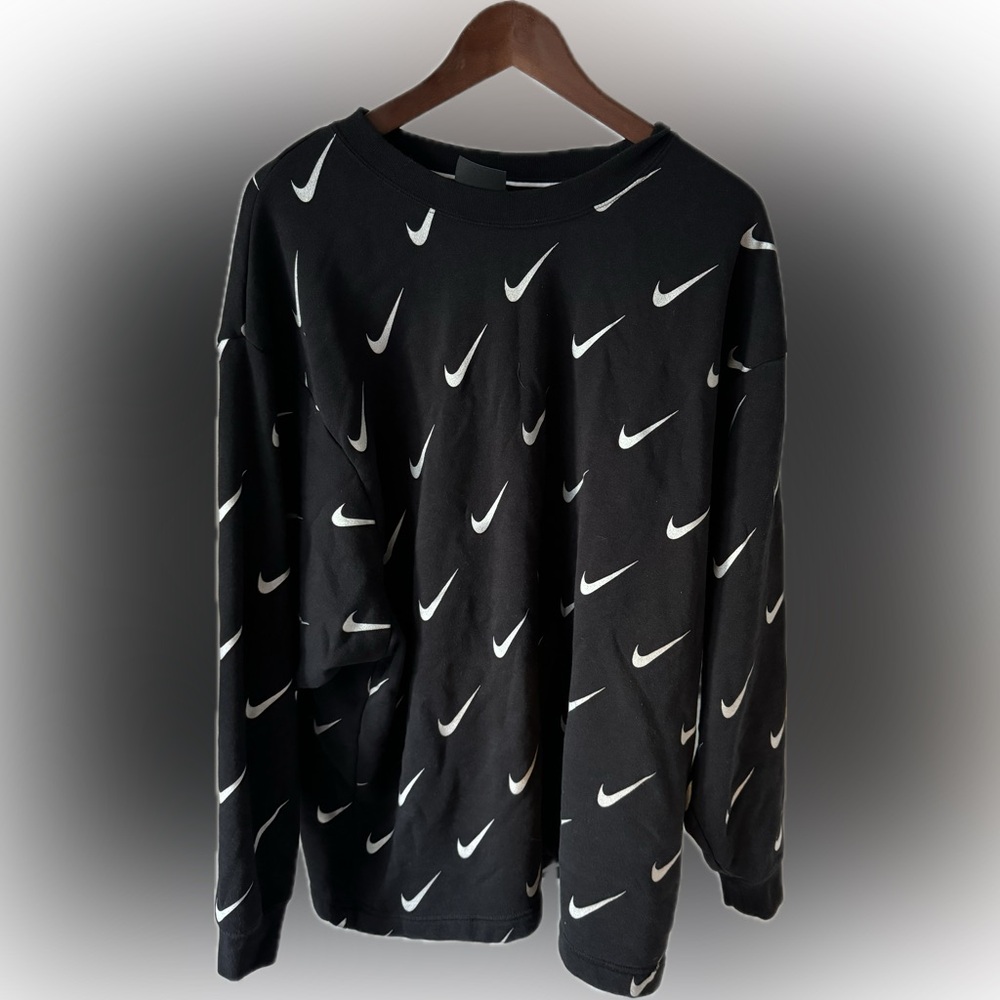 Nike logo women’s sweatshirt XL